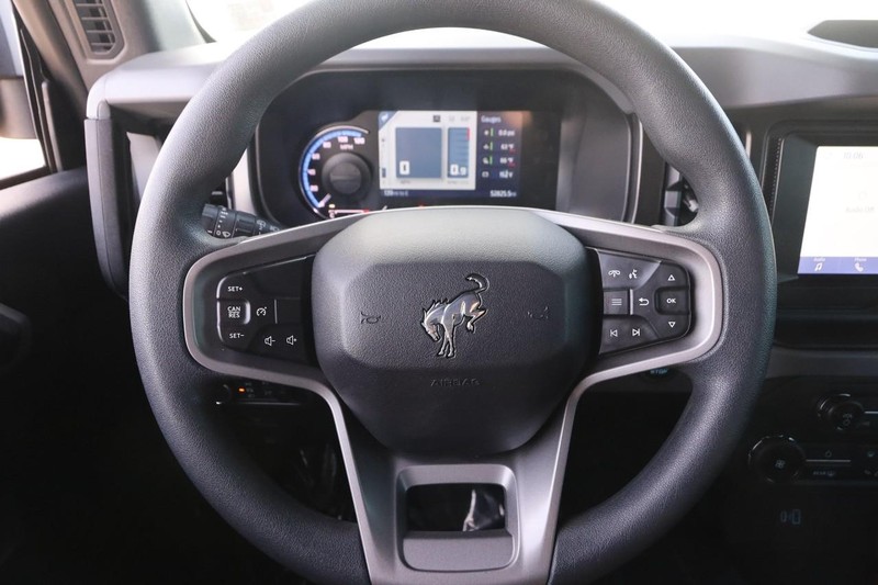 Ford Bronco Vehicle Image 11