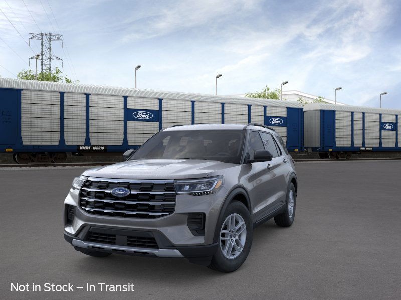 Ford Explorer Vehicle Full-screen Gallery Image 2