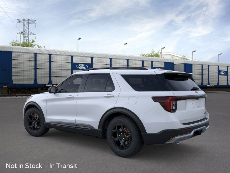 Ford Explorer Vehicle Full-screen Gallery Image 4