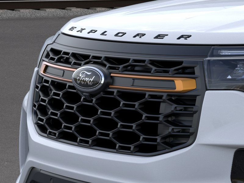 Ford Explorer Vehicle Full-screen Gallery Image 17