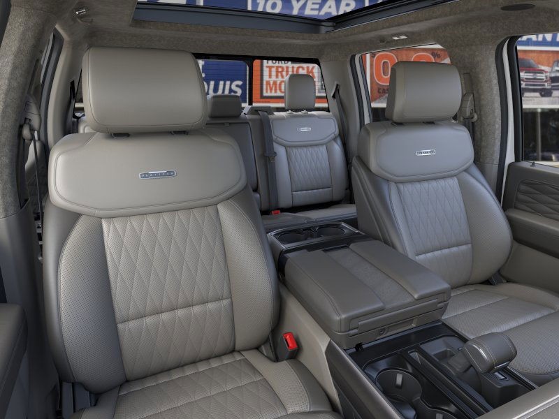 Ford F-150 Vehicle Full-screen Gallery Image 10