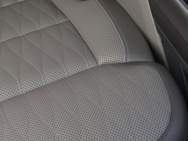 Ford F-150 Vehicle Full-screen Gallery Image 16