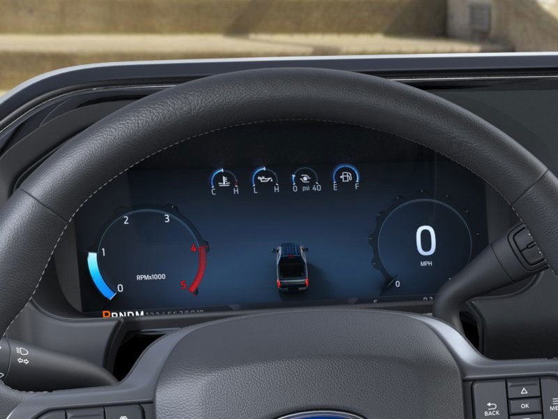 Ford Super Duty F-250 SRW Vehicle Full-screen Gallery Image 13