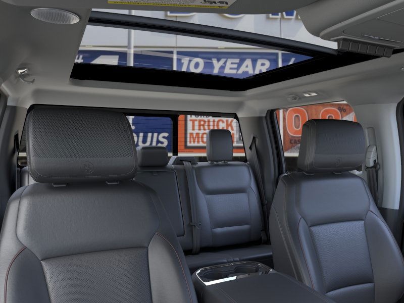 Ford Super Duty F-250 SRW Vehicle Full-screen Gallery Image 22