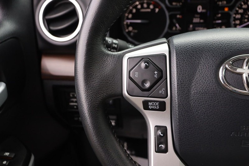 Toyota Tundra 4WD Vehicle Image 11