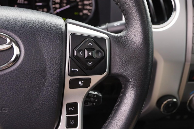 Toyota Tundra 4WD Vehicle Image 12