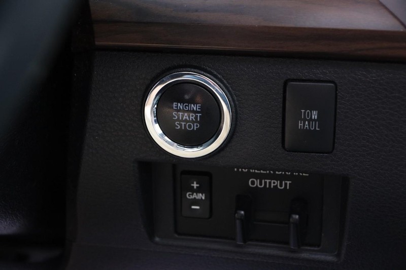 Toyota Tundra 4WD Vehicle Image 14