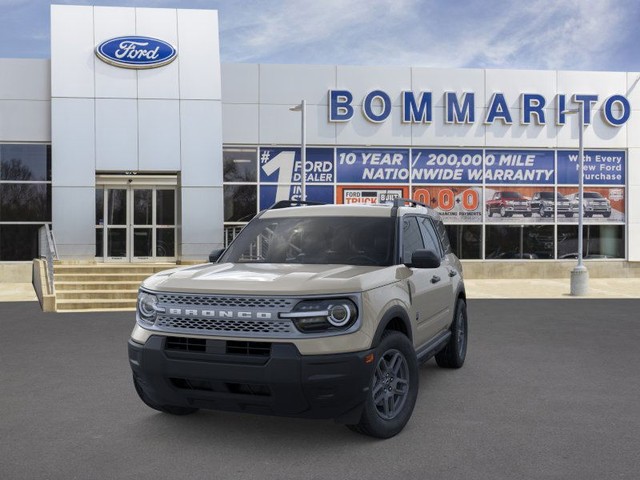 Ford Bronco Sport Vehicle Full-screen Gallery Image 2