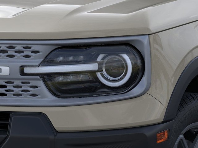 Ford Bronco Sport Vehicle Full-screen Gallery Image 18
