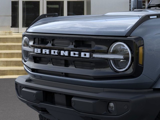Ford Bronco Vehicle Full-screen Gallery Image 19