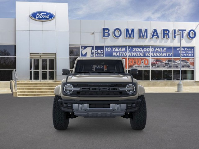 Ford Bronco Vehicle Full-screen Gallery Image 6