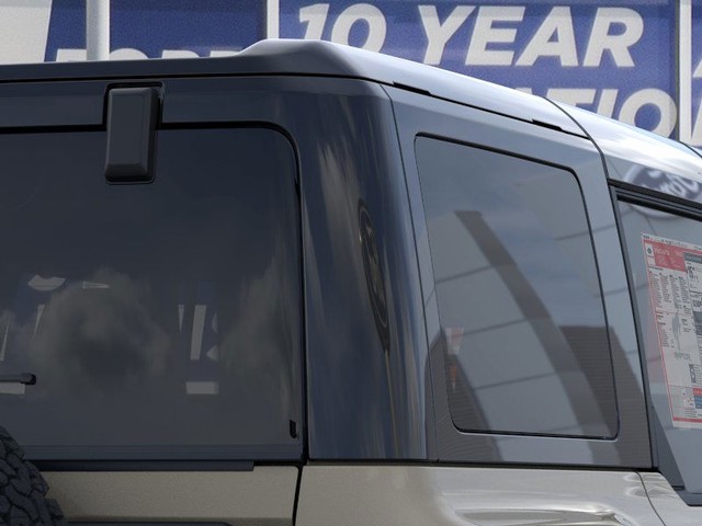 Ford Bronco Vehicle Full-screen Gallery Image 25