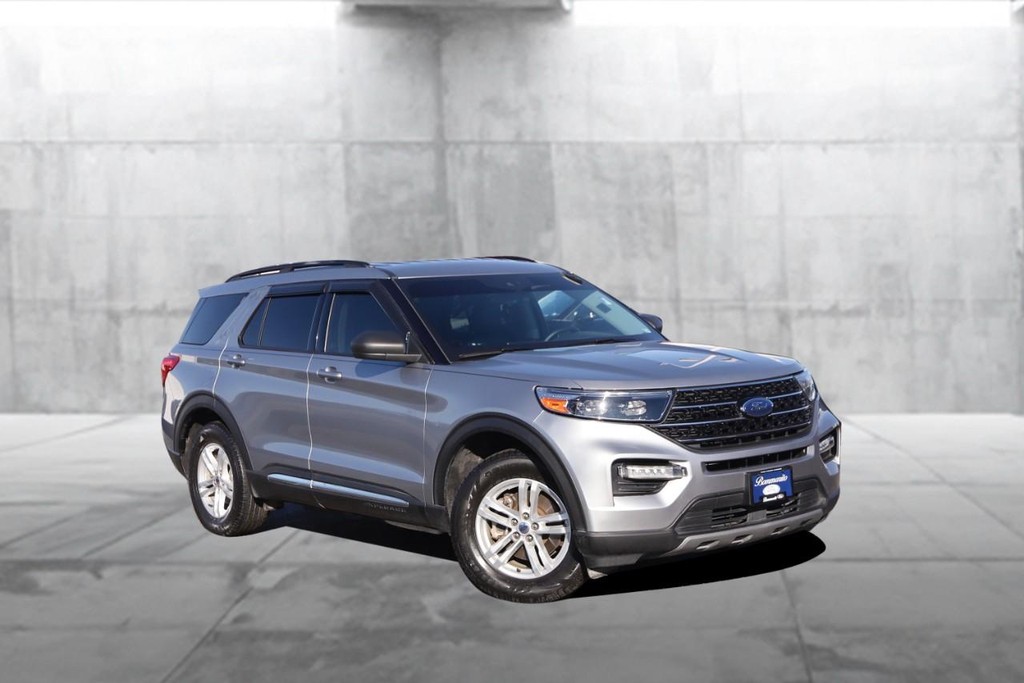 Ford Explorer Vehicle Full-screen Gallery Image 2