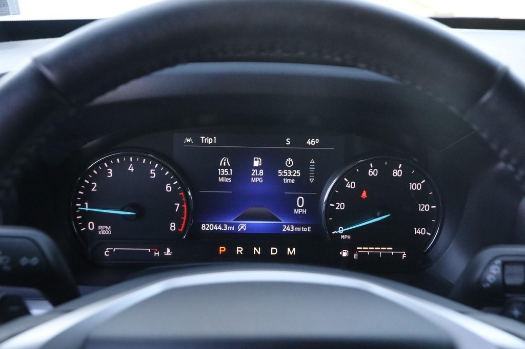 Ford Explorer Vehicle Full-screen Gallery Image 15