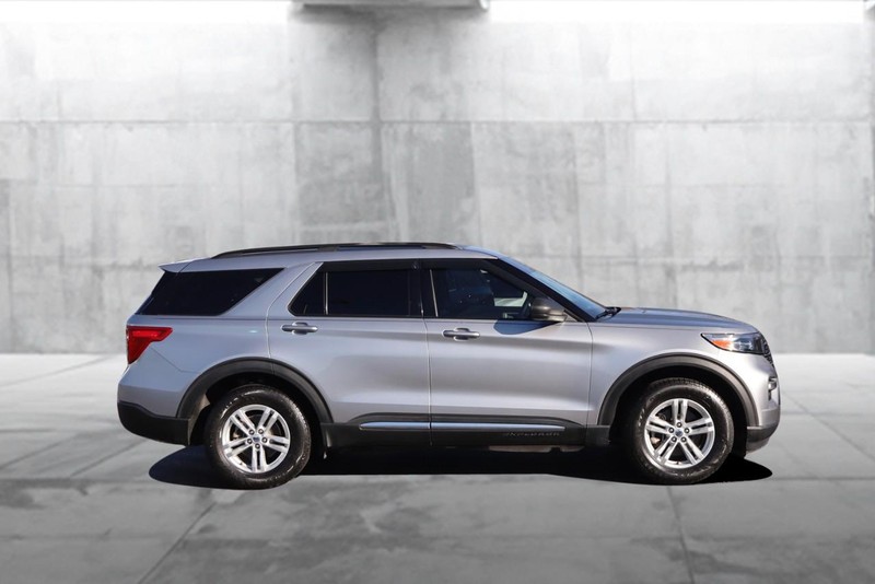 Ford Explorer Vehicle Image 05