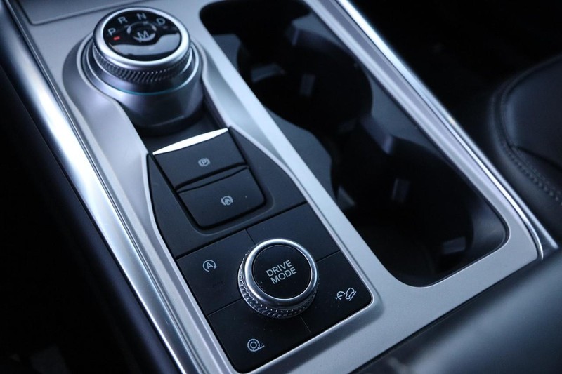 Ford Explorer Vehicle Image 20