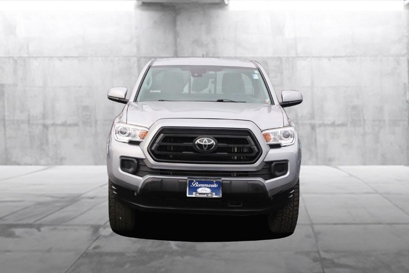 Toyota Tacoma 4WD Vehicle Image 04