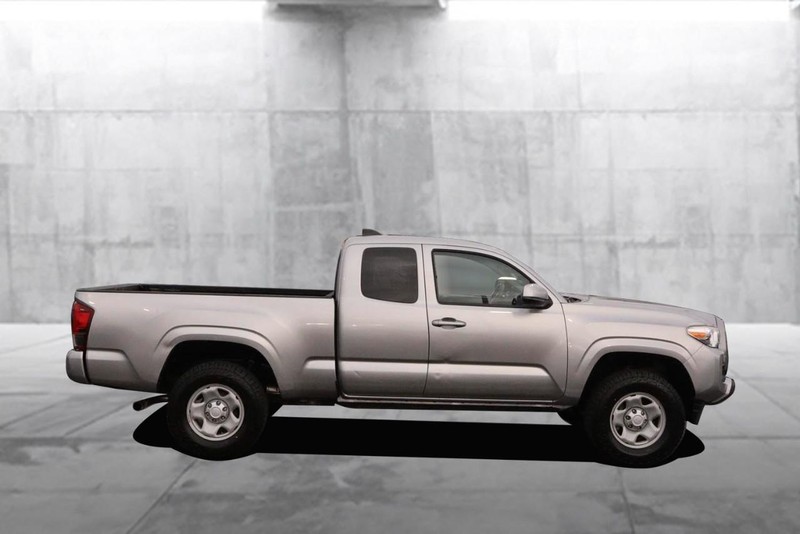 Toyota Tacoma 4WD Vehicle Image 05