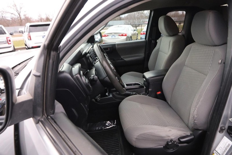 Toyota Tacoma 4WD Vehicle Image 08