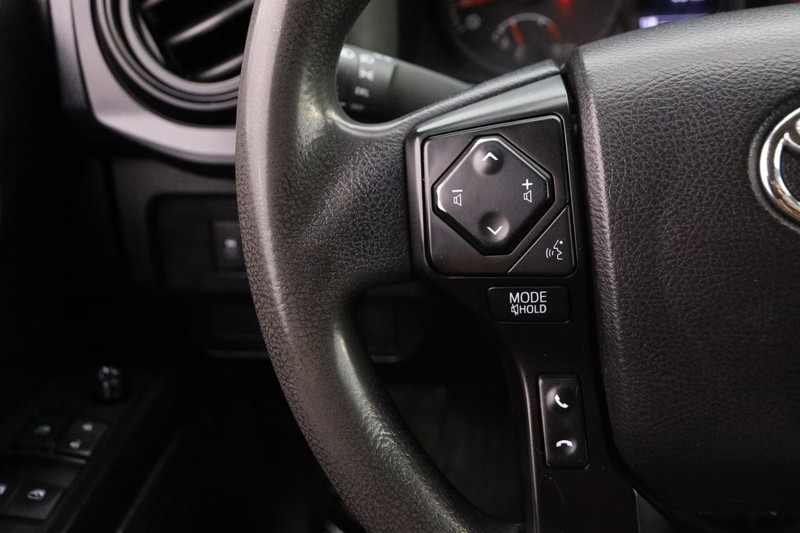 Toyota Tacoma 4WD Vehicle Image 11