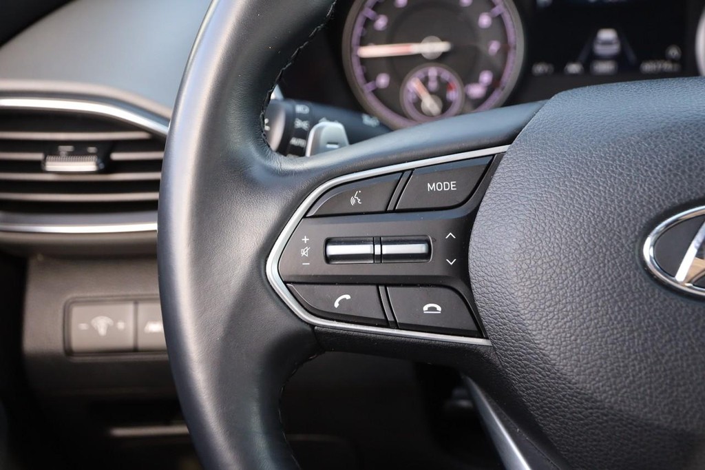 Hyundai Santa Fe Vehicle Image 12