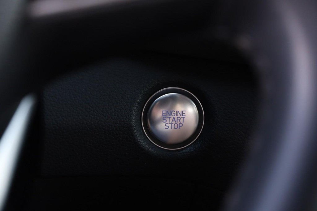 Hyundai Santa Fe Vehicle Image 15