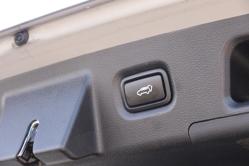 Hyundai Santa Fe Vehicle Image 08