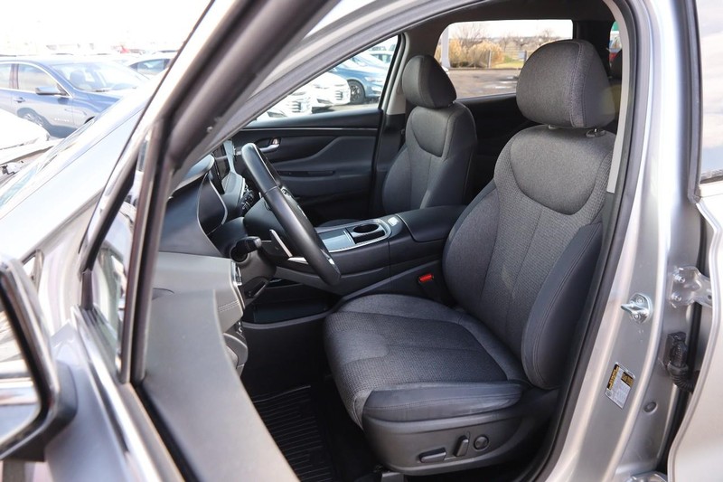 Hyundai Santa Fe Vehicle Image 09