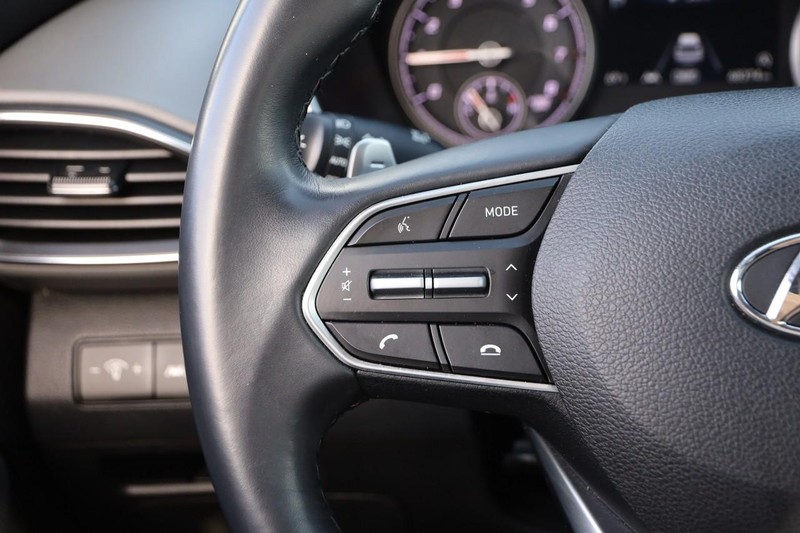 Hyundai Santa Fe Vehicle Image 12