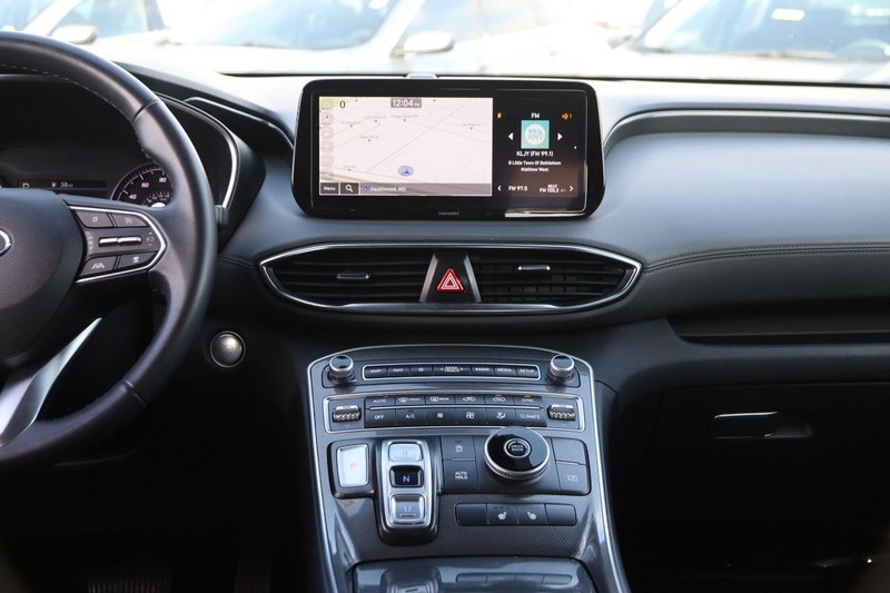Hyundai Santa Fe Vehicle Image 24