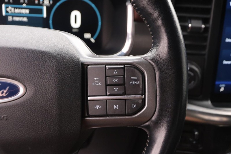 Ford F-150 Vehicle Full-screen Gallery Image 12