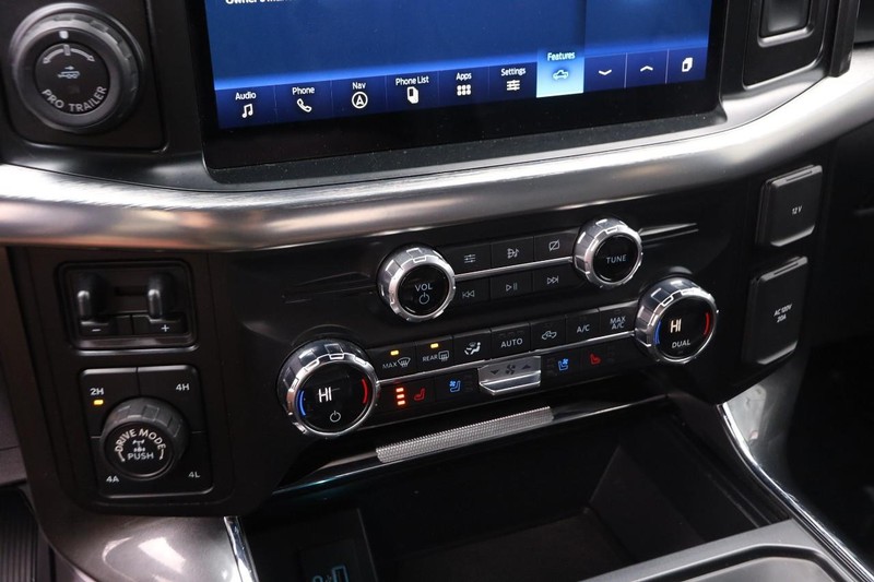 Ford F-150 Vehicle Full-screen Gallery Image 17