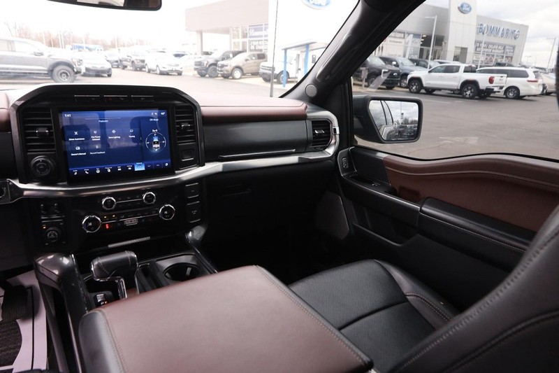 Ford F-150 Vehicle Full-screen Gallery Image 24