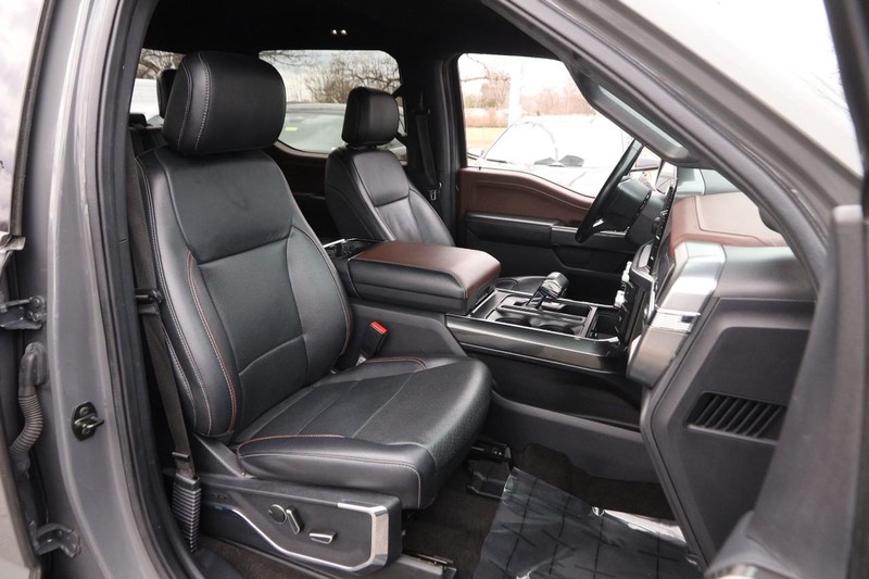 Ford F-150 Vehicle Full-screen Gallery Image 25