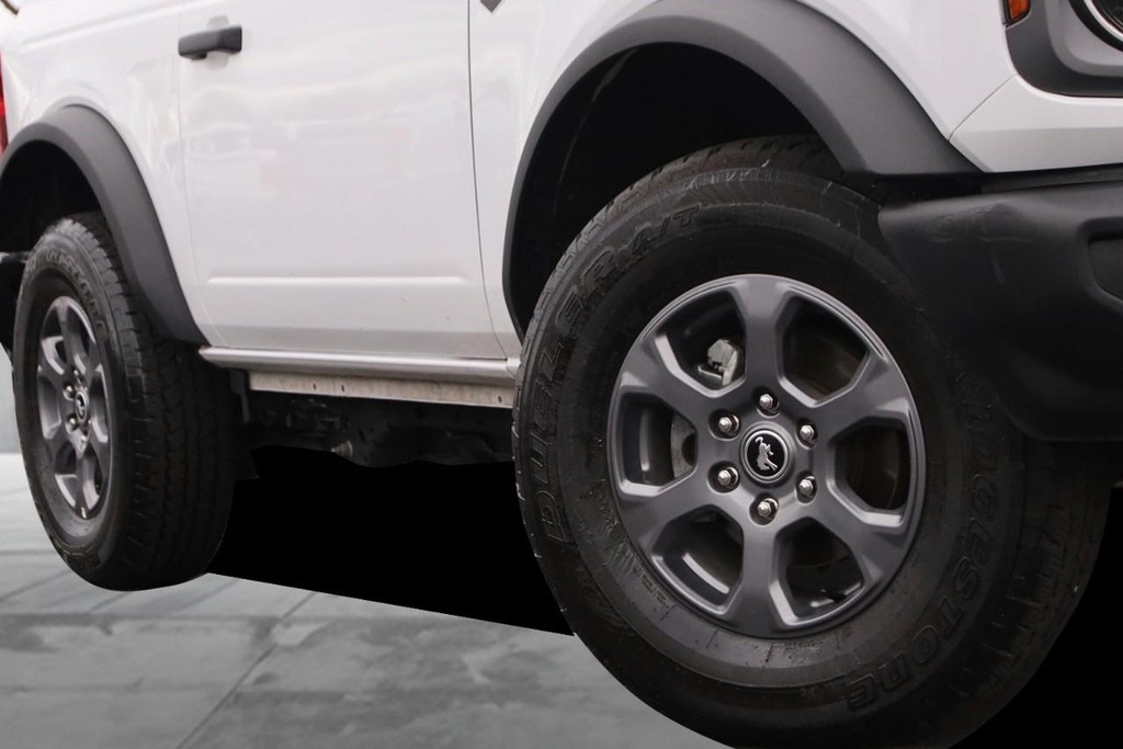 Ford Bronco Vehicle Image 03