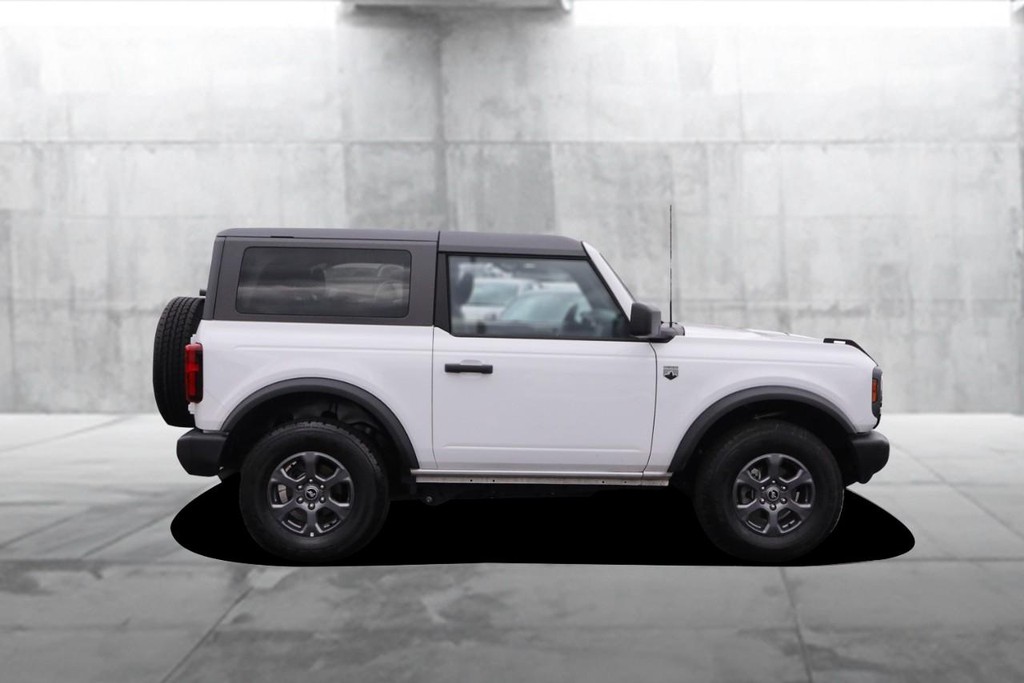 Ford Bronco Vehicle Image 05