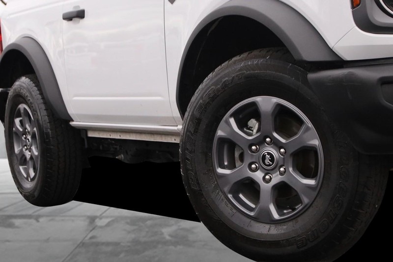 Ford Bronco Vehicle Image 03