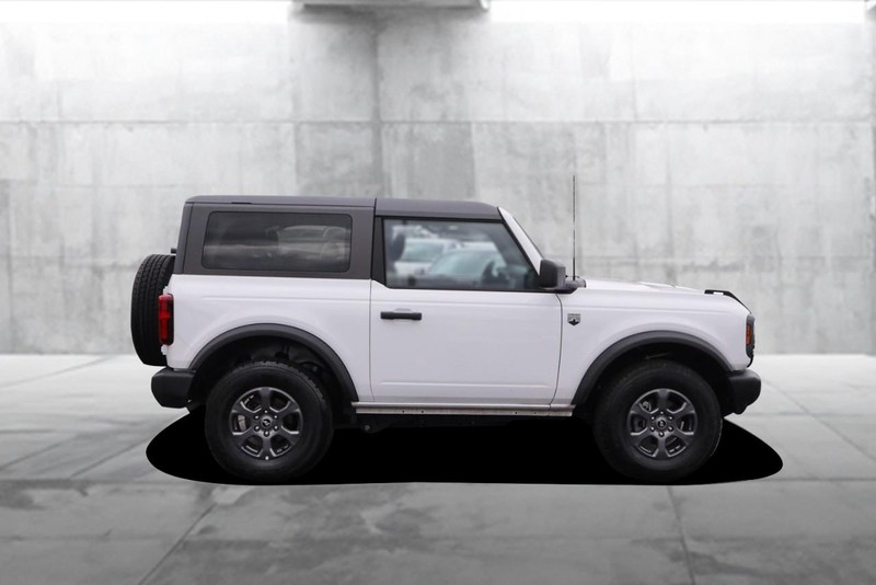 Ford Bronco Vehicle Image 05