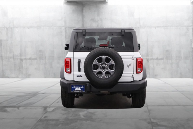 Ford Bronco Vehicle Image 06