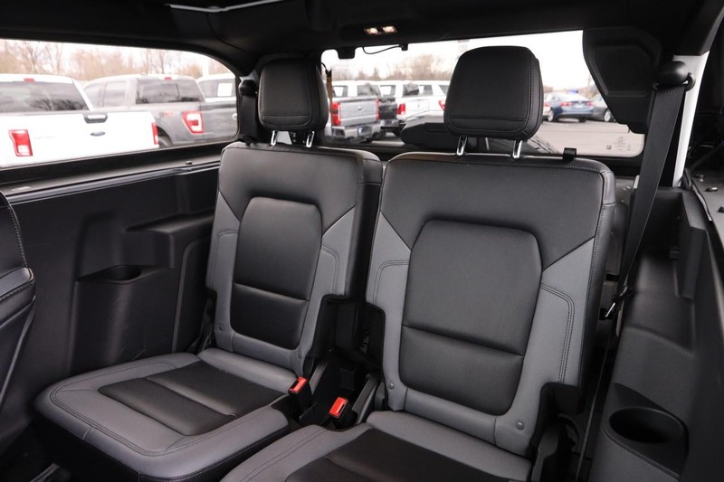 Ford Bronco Vehicle Image 09