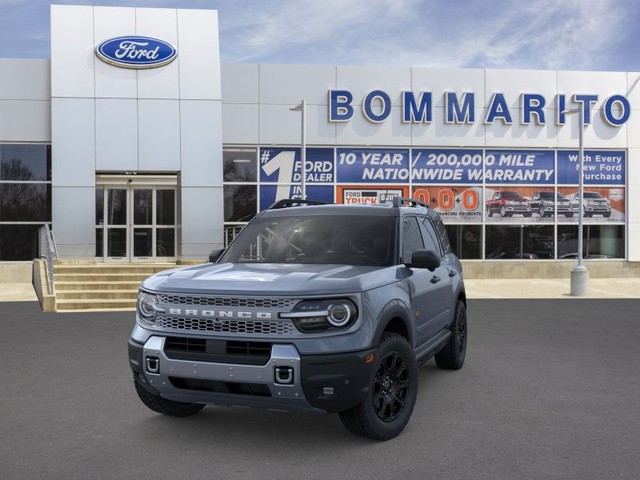Ford Bronco Sport Vehicle Full-screen Gallery Image 2