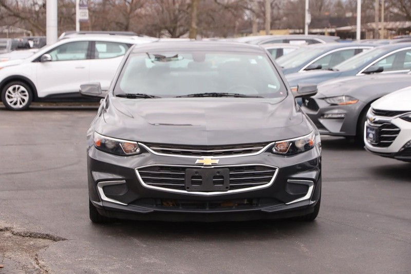 Chevrolet Malibu Vehicle Full-screen Gallery Image 4