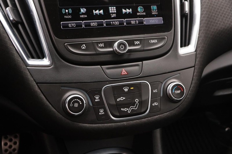 Chevrolet Malibu Vehicle Full-screen Gallery Image 16