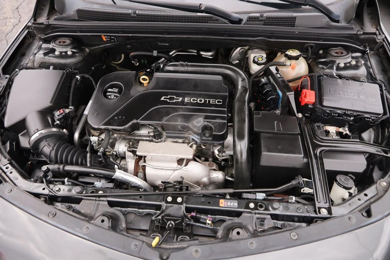 Chevrolet Malibu Vehicle Full-screen Gallery Image 24