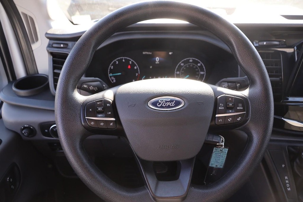 Ford Transit Passenger Wagon Vehicle Image 10