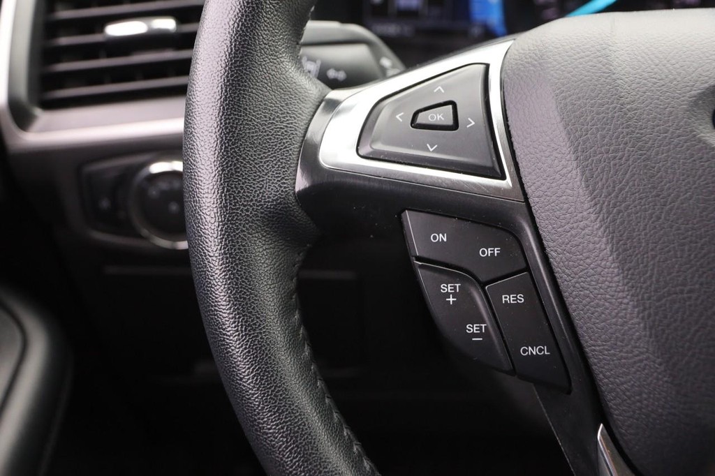 Ford Edge Vehicle Image 11