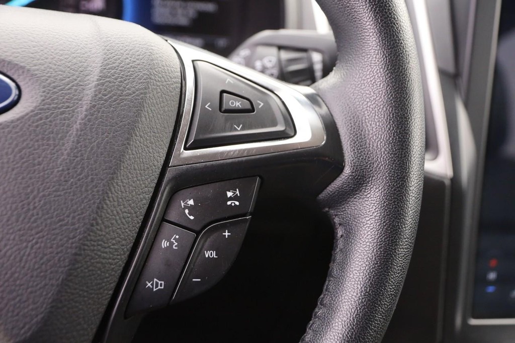 Ford Edge Vehicle Image 12