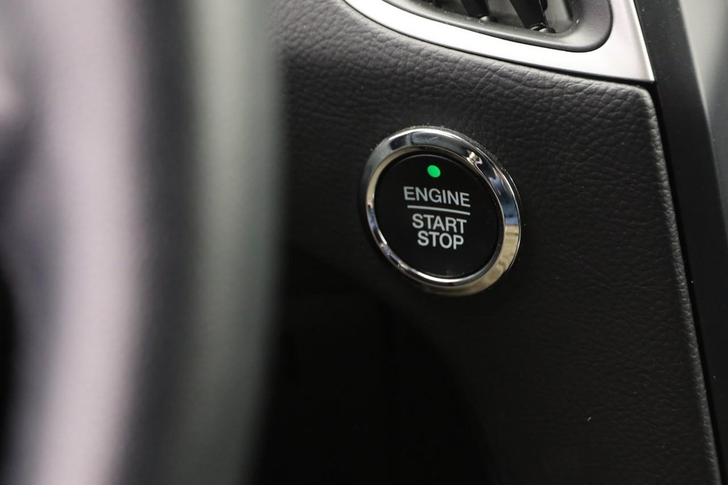 Ford Edge Vehicle Image 14