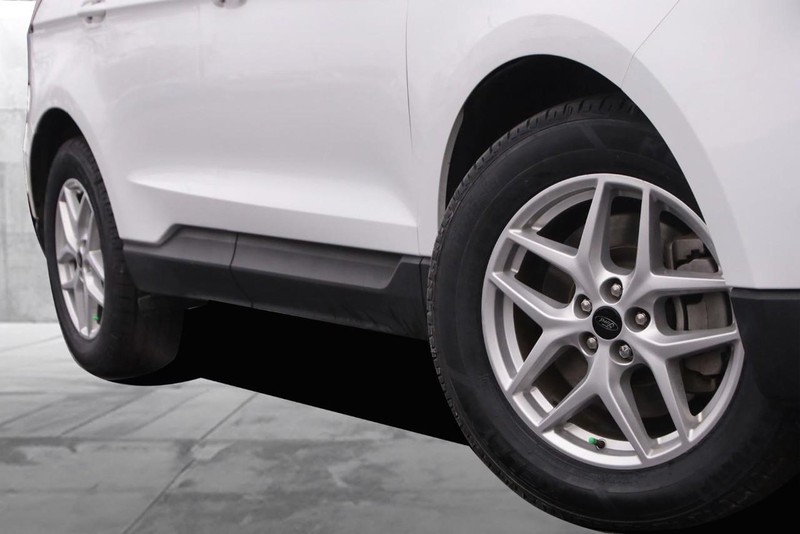 Ford Edge Vehicle Image 03