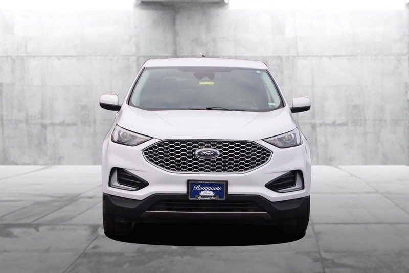 Ford Edge Vehicle Image 04